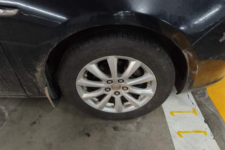 Used Buick GT 2013 GT 1.6L Automatic Fashion Edition Right Front Wheel Hub