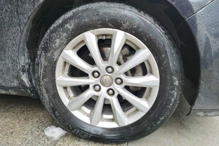 Used Buick GT 2013 GT 1.6L Manual Entry-Level Model Right Front Wheel Hub