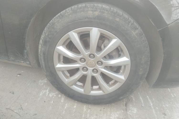 Used Buick GT 2013 GT 1.6L Manual Entry-Level Model Right Front Wheel Hub