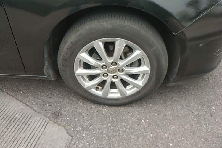 Used Buick GT 2013 GT 1.6L Manual Entry-Level Model Right Front Wheel Hub