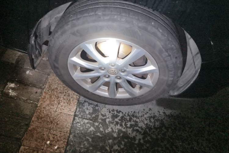 Used Buick GT 2013 GT 1.6L Automatic Fashion Edition Right Front Wheel Hub