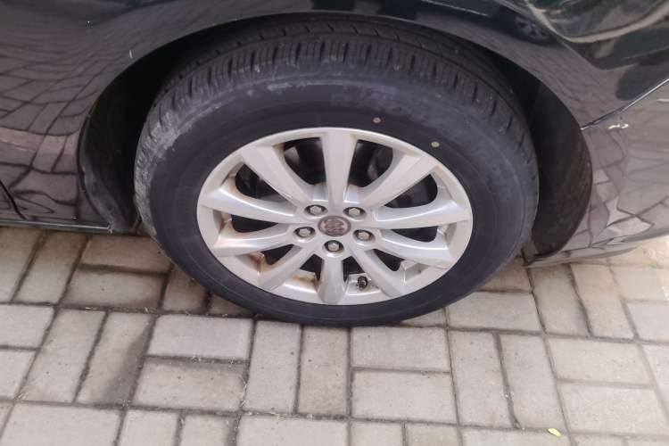 Used Buick GT 2013 GT 1.6L Automatic Fashion Edition Right Front Wheel Hub