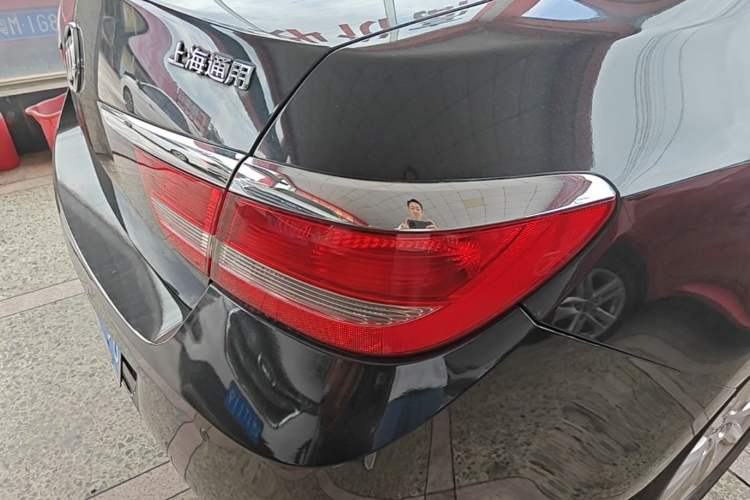 Used Buick GT 2013 GT 1.6L Automatic Fashion Edition Right Rear Taillight