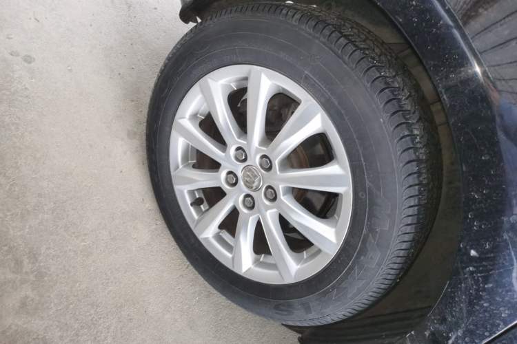 Used Buick GT 2013 GT 1.6L Manual Entry-Level Model Right Rear Wheel Hub