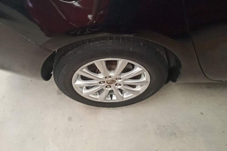 Used Buick GT 2013 GT 1.6L Automatic Fashion Edition Right Rear Wheel Hub