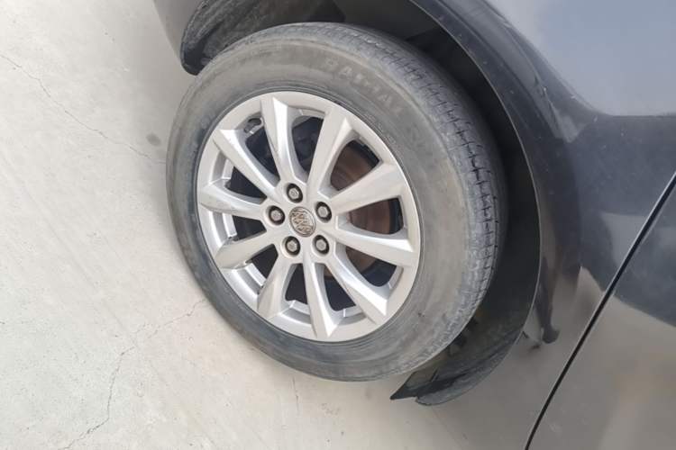 Used Buick GT 2013 GT 1.6L Manual Entry-Level Model Right Rear Wheel Hub