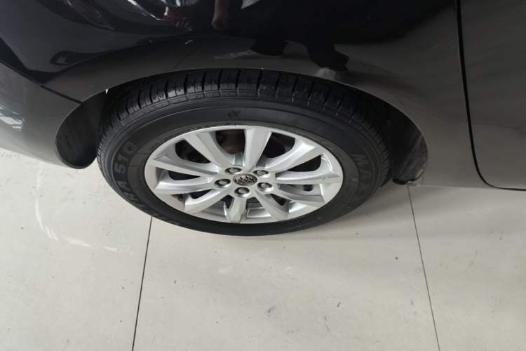 Used Buick GT 2013 GT 1.6L Automatic Fashion Edition Right Rear Wheel Hub