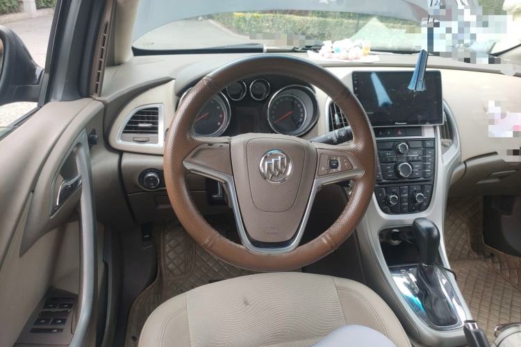 Used Buick GT 2013 GT 1.6L Automatic Fashion Edition Steering Wheel