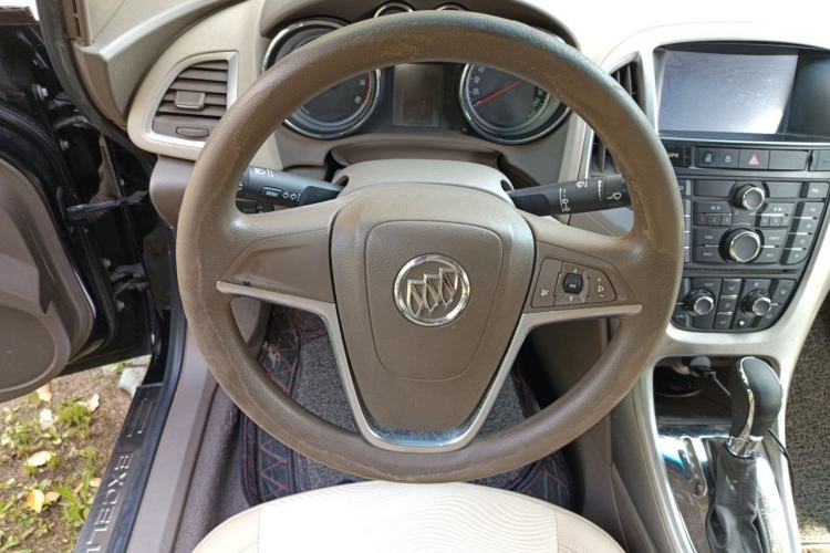 Used Buick GT 2013 GT 1.6L Automatic Fashion Edition Steering Wheel