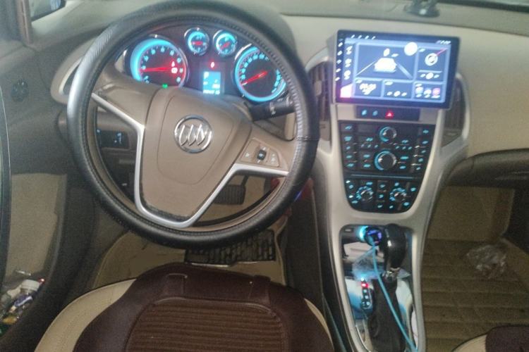 Used Buick GT 2013 GT 1.6L Automatic Fashion Edition Steering Wheel