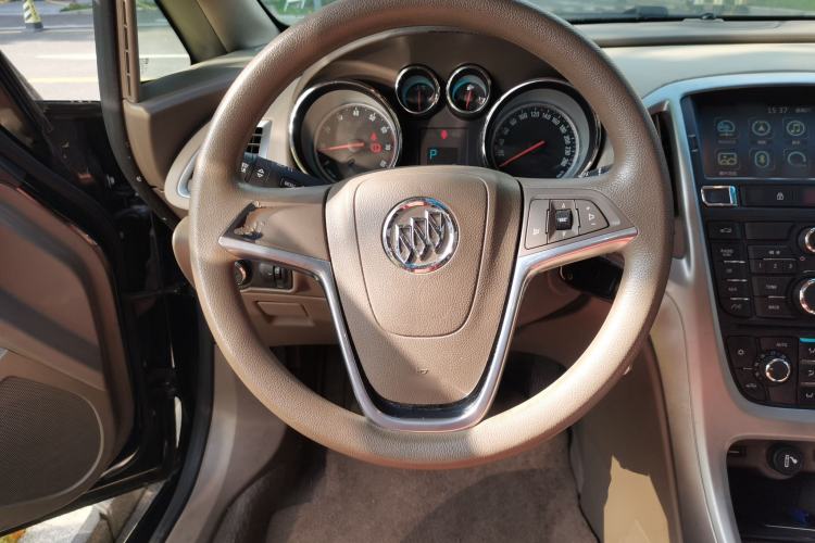 Used Buick GT 2013 GT 1.6L Automatic Fashion Edition Steering Wheel
