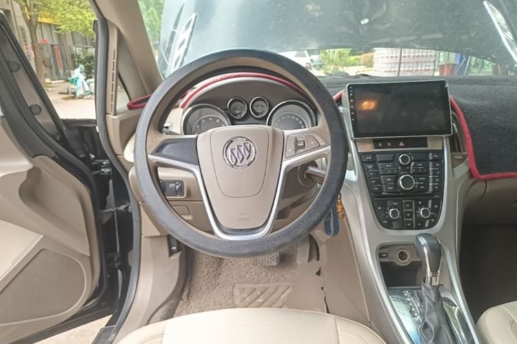 Used Buick GT 2013 GT 1.6L Automatic Fashion Edition Steering Wheel