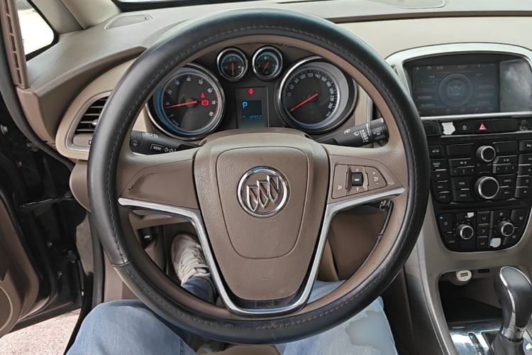 Used Buick GT 2013 GT 1.6L Automatic Fashion Edition Steering Wheel