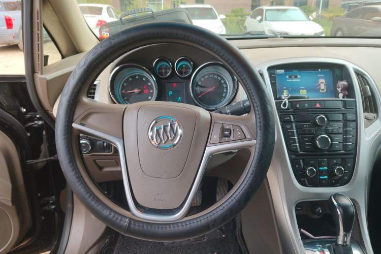 Used Buick GT 2013 GT 1.6L Automatic Fashion Edition Steering Wheel