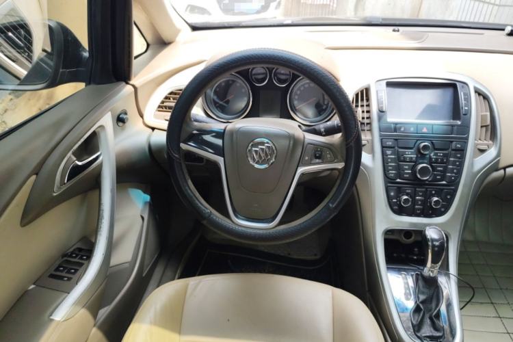 Used Buick GT 2013 GT 1.6L Automatic Fashion Edition Steering Wheel