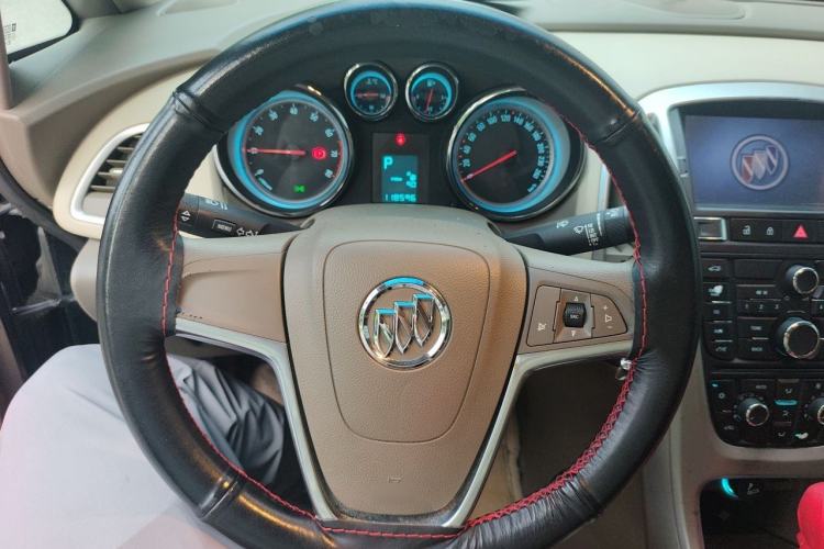 Used Buick GT 2013 GT 1.6L Automatic Fashion Edition Steering Wheel