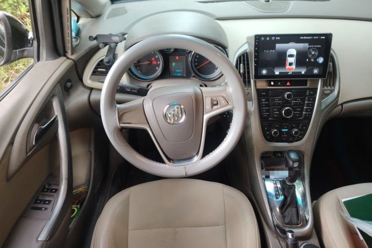 Used Buick GT 2013 GT 1.6L Automatic Fashion Edition Steering Wheel