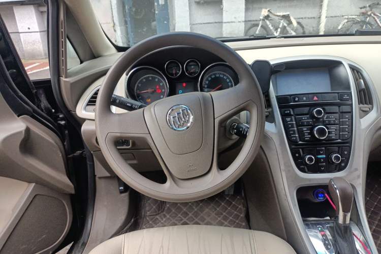 Used Buick GT 2013 GT 1.6L Automatic Comfort Edition Steering Wheel