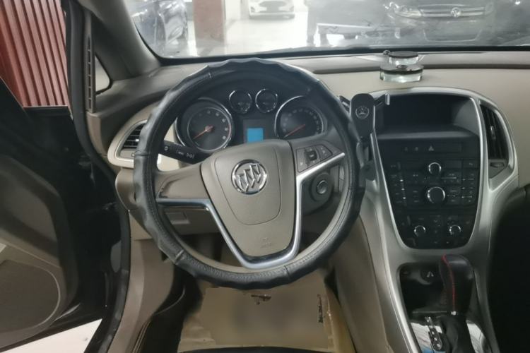 Used Buick GT 2013 GT 1.6L Automatic Fashion Edition Steering Wheel