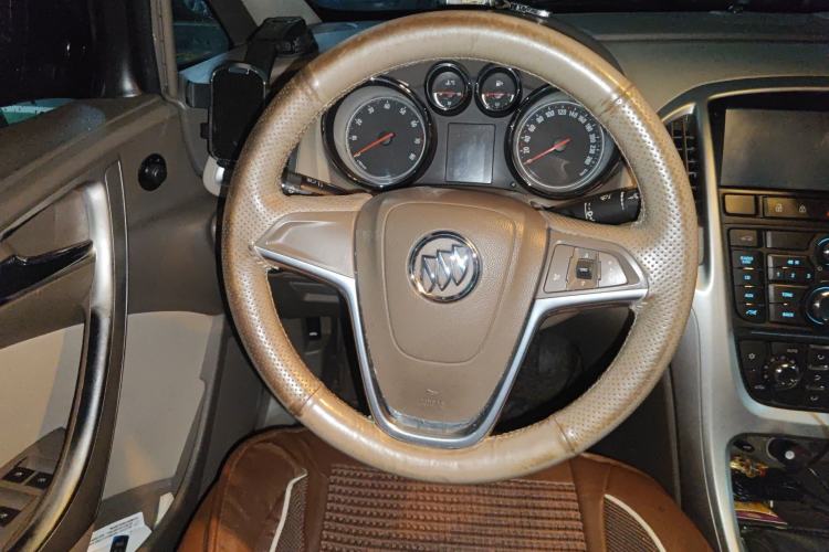 Used Buick GT 2013 GT 1.6L Manual Entry-Level Model Steering Wheel