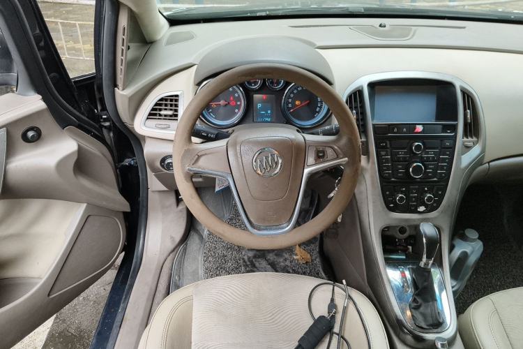 Used Buick GT 2013 GT 1.6L Automatic Fashion Edition Steering Wheel