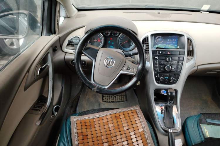 Used Buick GT 2013 GT 1.6L Automatic Fashion Edition Steering Wheel