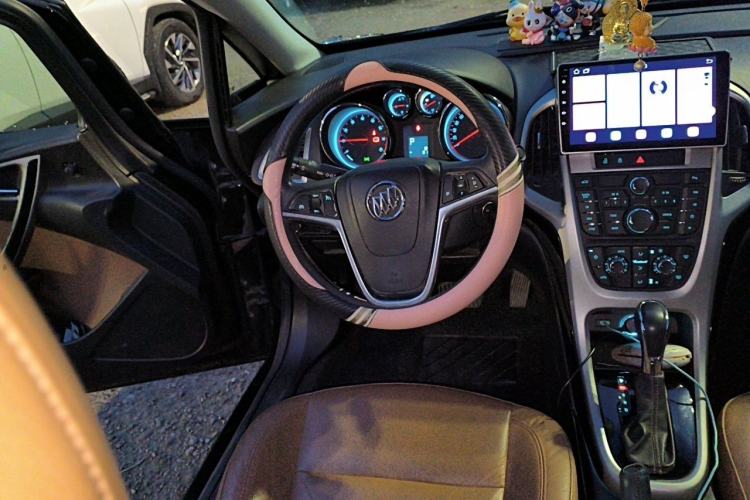 Used Buick GT 2013 GT 1.8L Automatic Fashion Edition Steering Wheel