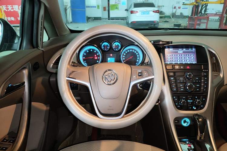 Used Buick GT 2013 GT 1.6L Automatic Fashion Edition Steering Wheel