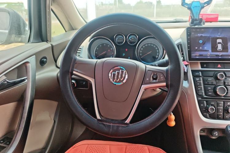 Used Buick GT 2013 GT 1.6L Automatic Fashion Edition Steering Wheel