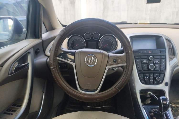 Used Buick GT 2013 GT 1.6L Manual Entry-Level Model Steering Wheel