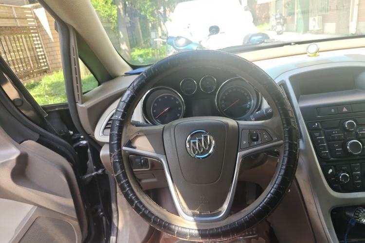 Used Buick GT 2013 GT 1.6L Automatic Fashion Edition Steering Wheel