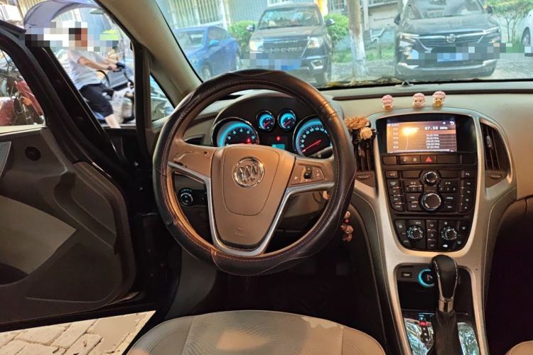 Used Buick GT 2013 GT 1.6L Automatic Fashion Edition Steering Wheel