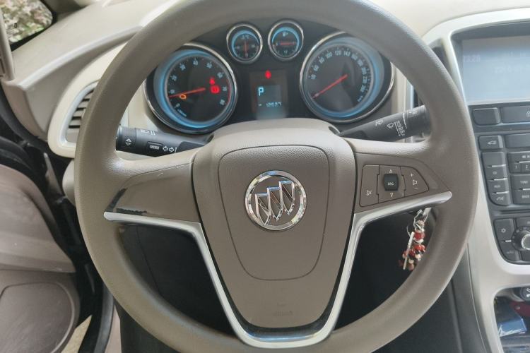 Used Buick GT 2013 GT 1.6L Automatic Fashion Edition Steering Wheel