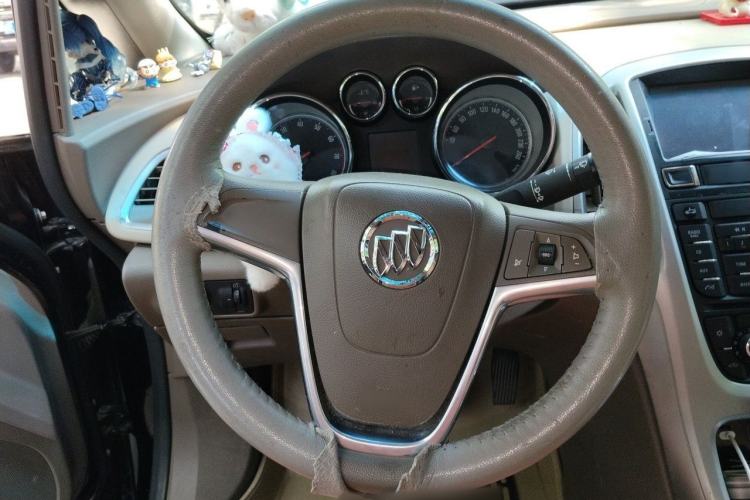 Used Buick GT 2013 GT 1.6L Automatic Fashion Edition Steering Wheel