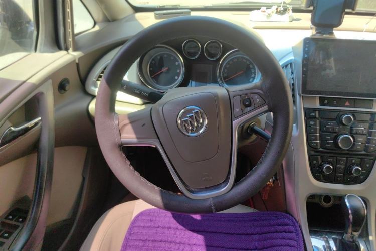 Used Buick GT 2013 GT 1.6L Automatic Fashion Edition Steering Wheel