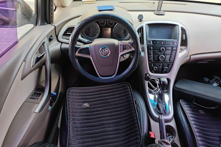 Used Buick GT 2013 GT 1.6L Automatic Fashion Edition Steering Wheel