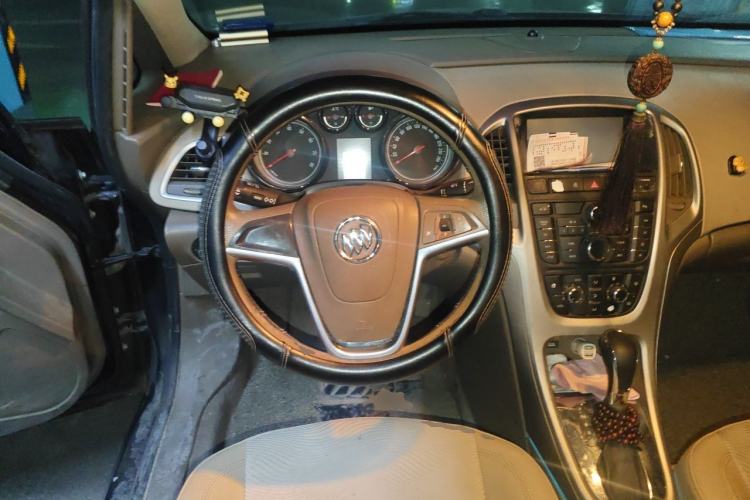 Used Buick GT 2013 GT 1.6L Automatic Fashion Edition Steering Wheel