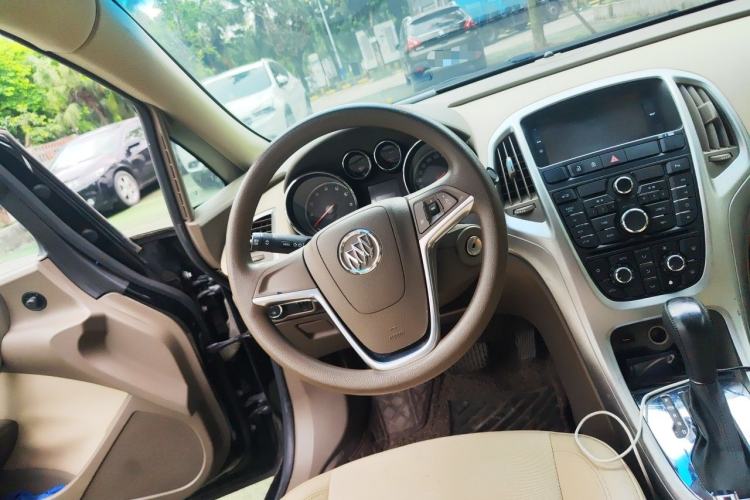 Used Buick GT 2013 GT 1.6L Automatic Fashion Edition Steering Wheel