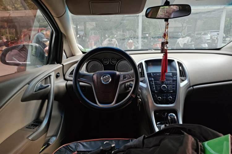 Used Buick GT 2013 GT 1.6L Manual Entry-Level Model Steering Wheel