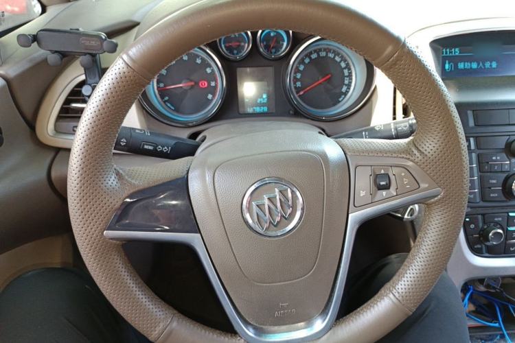 Used Buick GT 2013 GT 1.6L Automatic Fashion Edition Steering Wheel