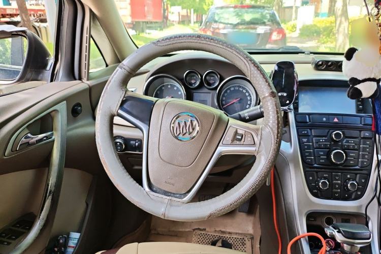 Used Buick GT 2013 GT 1.6L Automatic Fashion Edition Steering Wheel