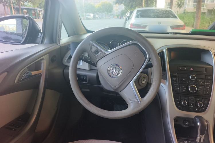 Used Buick GT 2013 GT 1.6L Automatic Fashion Edition Steering Wheel