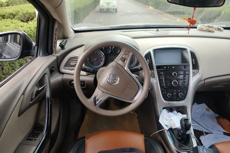 Used Buick GT 2013 GT 1.6L Manual Entry-Level Model Steering Wheel