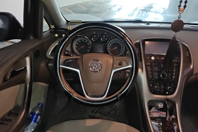 Used Buick GT 2013 GT 1.6L Automatic Fashion Edition Steering Wheel
