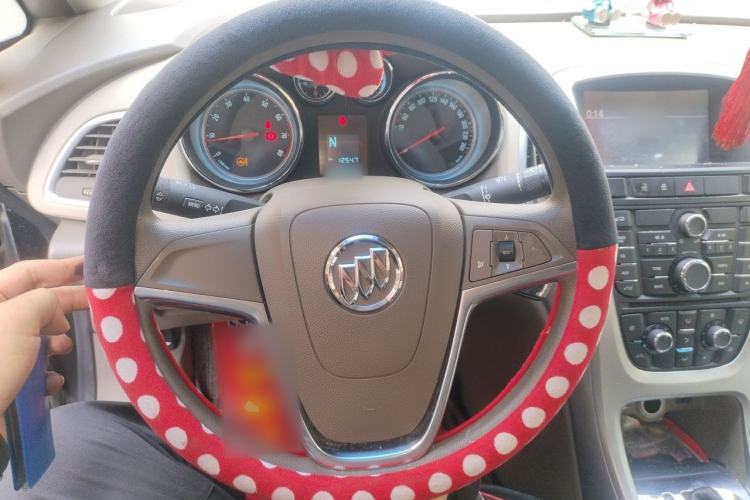 Used Buick GT 2013 GT 1.6L Automatic Fashion Edition Steering Wheel