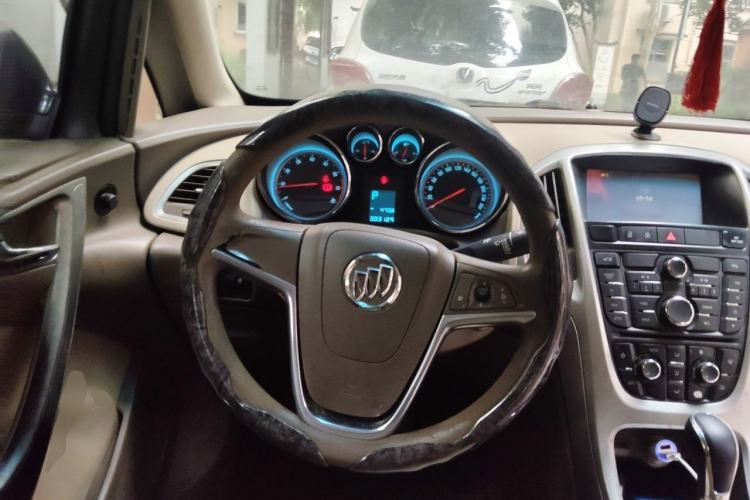 Used Buick GT 2013 GT 1.6L Automatic Fashion Edition Steering Wheel