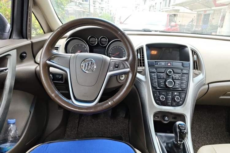 Used Buick GT 2013 GT 1.6L Manual Entry-Level Model Steering Wheel
