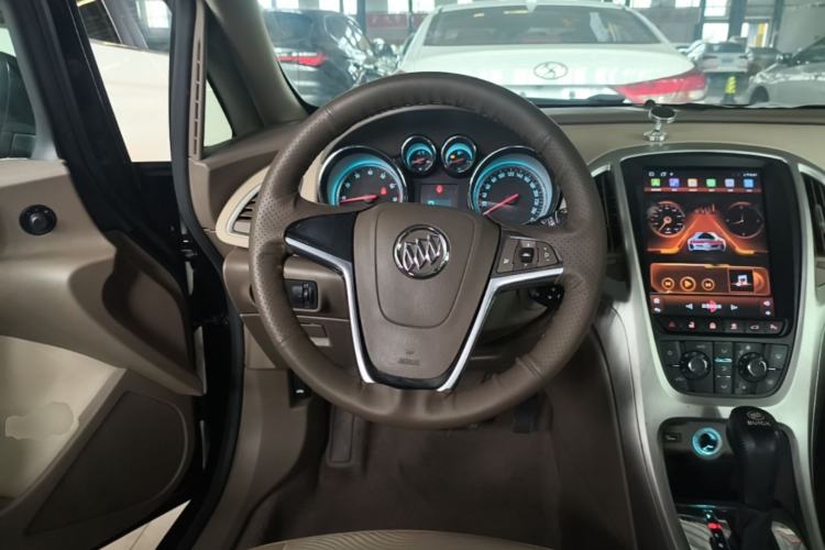 Used Buick GT 2013 GT 1.6L Automatic Fashion Edition Steering Wheel