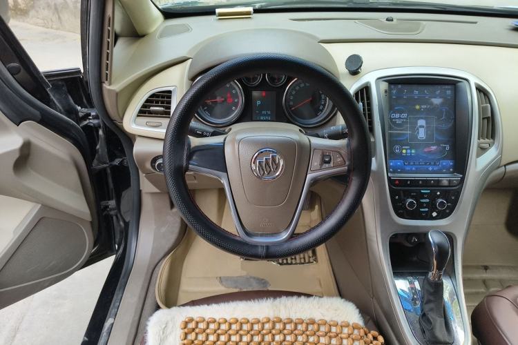Used Buick GT 2013 GT 1.6L Automatic Fashion Edition Steering Wheel