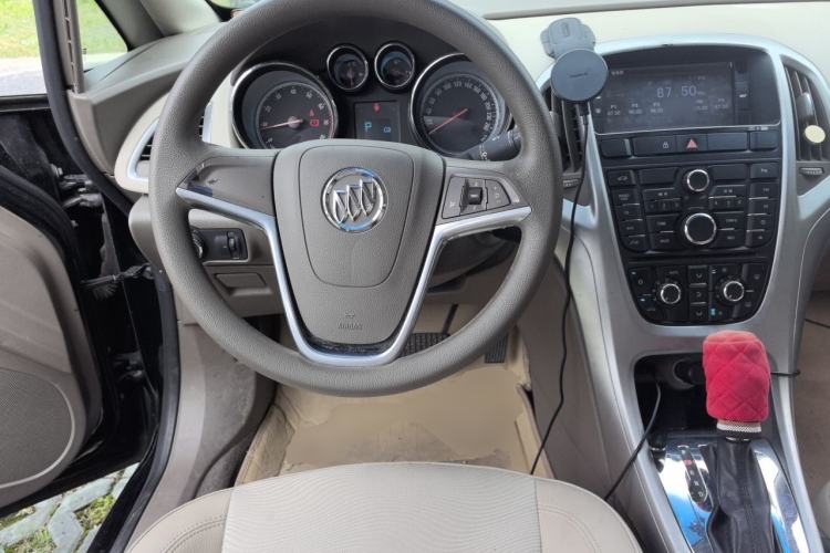 Used Buick GT 2013 GT 1.6L Automatic Fashion Edition Steering Wheel
